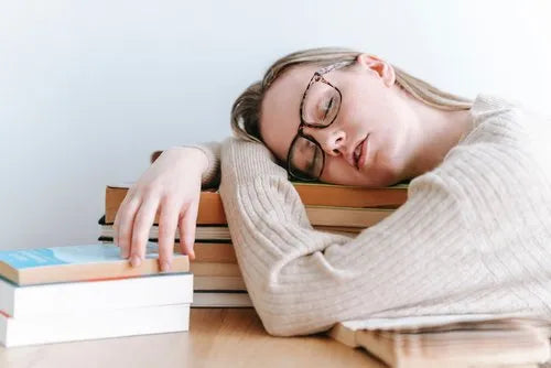 A woman got tired preparing for the YKI Test